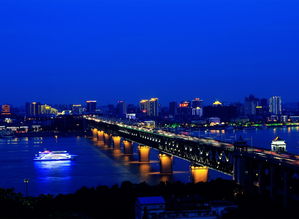 中國擁有大學生最多的城市,大學生人數(shù)近120萬,不是北京和上海